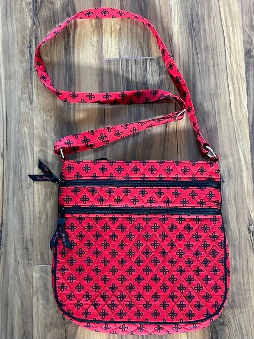 Like New Vera Bradley Retired Pattern Red And Black Triple Zip Hipster Bag